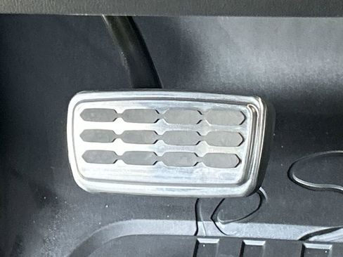 New 2026 GMC Hummer EV 4x4 Crew Cab w/ LPO, Illumination Package image 17