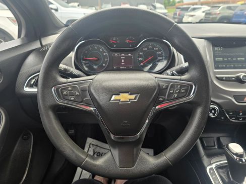 Used 2016 Chevrolet Cruze LT w/ Convenience Package FWD image 7