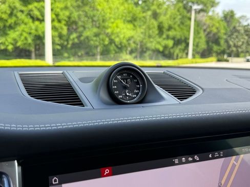 New 2026 Porsche Macan image 16