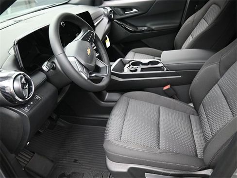 New 2026 Chevrolet Equinox LT w/ Safety and Technology Package image 8