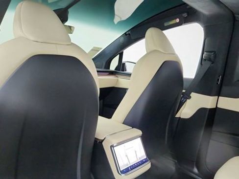 Used 2023 Tesla Model X Base image 29