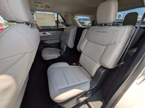 New 2026 Ford Explorer Active w/ Active Comfort Package RWD image 14