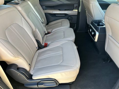 Used 2024 Ford Expedition Max Limited image 16