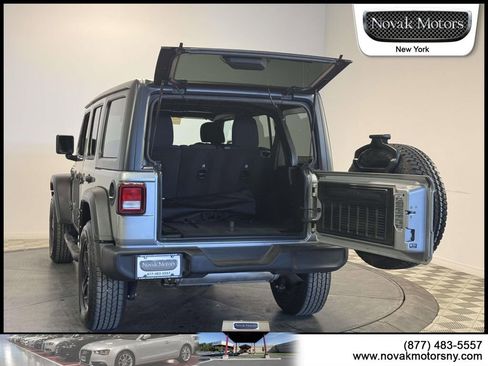 Used 2021 Jeep Wrangler Unlimited Sport AWD/4WD image 5