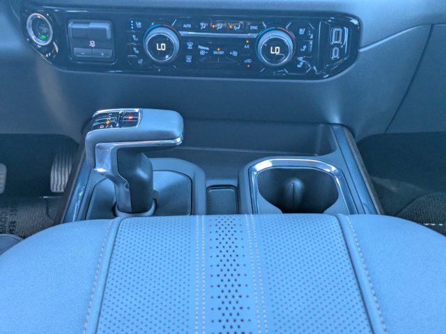 Used 2024 Chevrolet Silverado 1500 High Country w/ Technology Package AWD/4WD image 21
