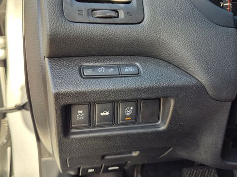 Used 2015 Nissan Altima 2.5 SV w/ Convenience Package FWD image 29