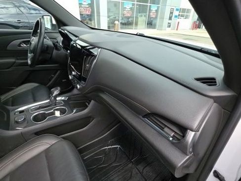 Used 2022 Chevrolet Traverse LT w/ LT Premium Package AWD/4WD image 21