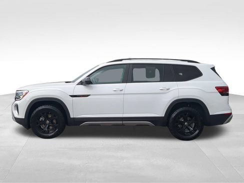 Certified 2025 Volkswagen Atlas Peak Edition SE AWD/4WD image 7