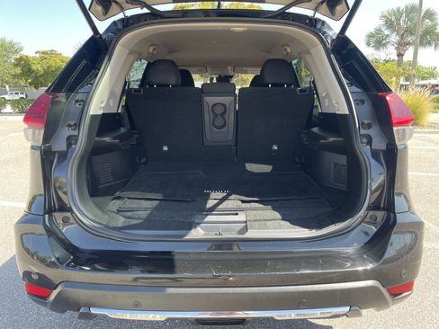 Used 2019 Nissan Rogue SV image 35