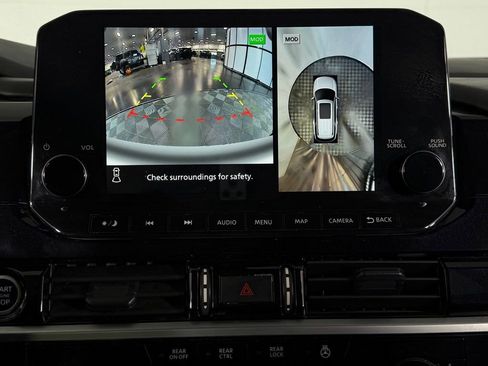 Used 2024 Nissan Pathfinder SL image 20