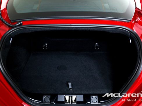 Used 2022 Ferrari Roma RWD image 18