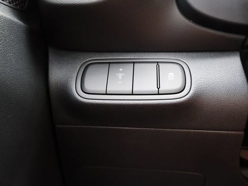 Used 2025 Hyundai Venue SEL FWD image 30