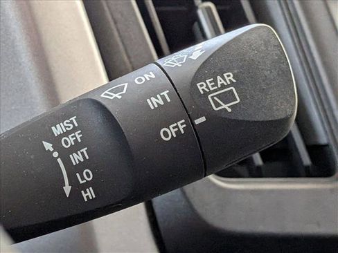 Used 2016 Toyota RAV4 LE FWD image 10