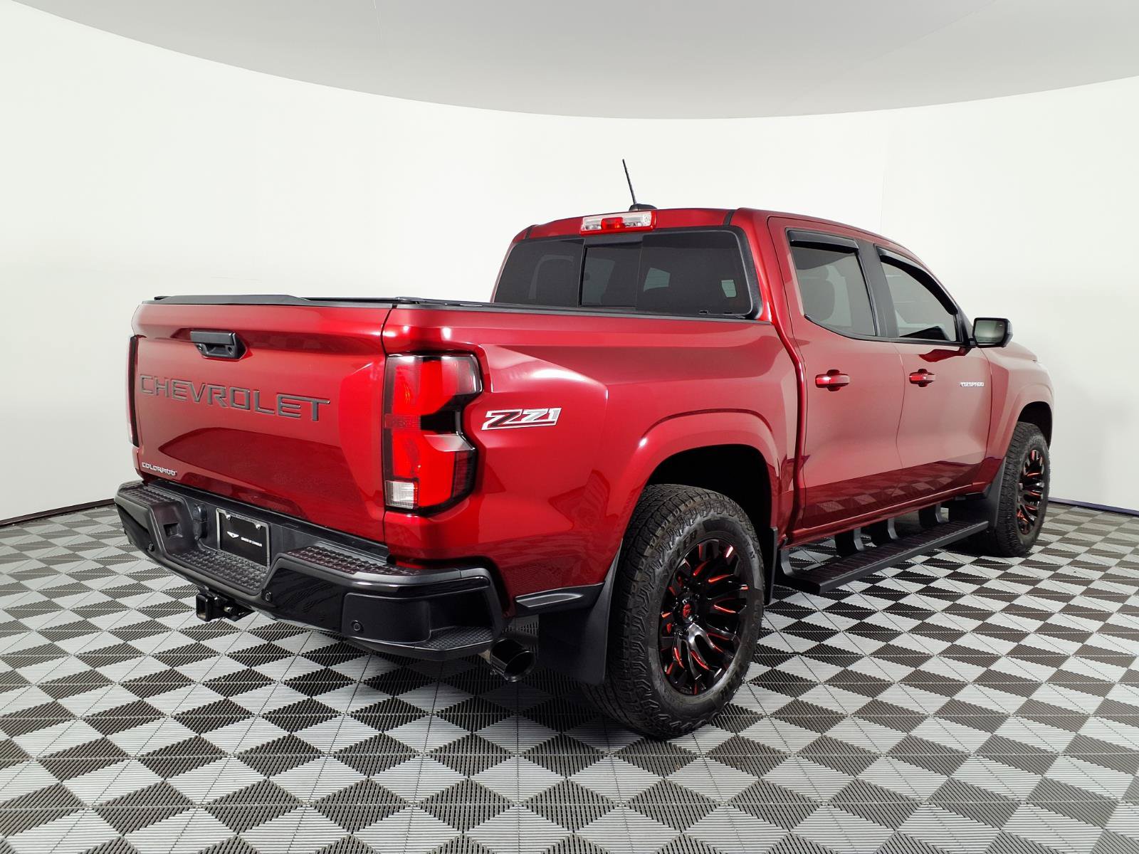 Used 2023 Chevrolet Colorado Z71 w/ Z71 Convenience Package 2 AWD/4WD image 4