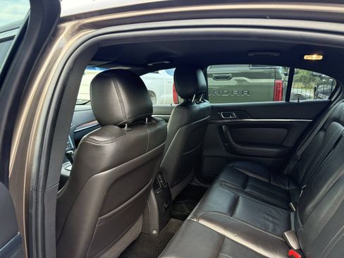 Used 2016 Lincoln MKS FWD image 12