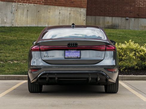 New 2027 Audi A6 e-tron Premium Plus AWD/4WD image 28