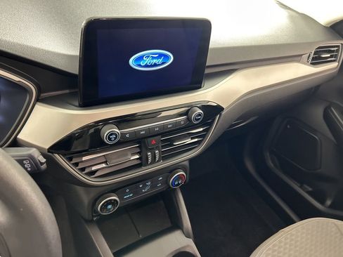 Used 2022 Ford Escape SE image 19