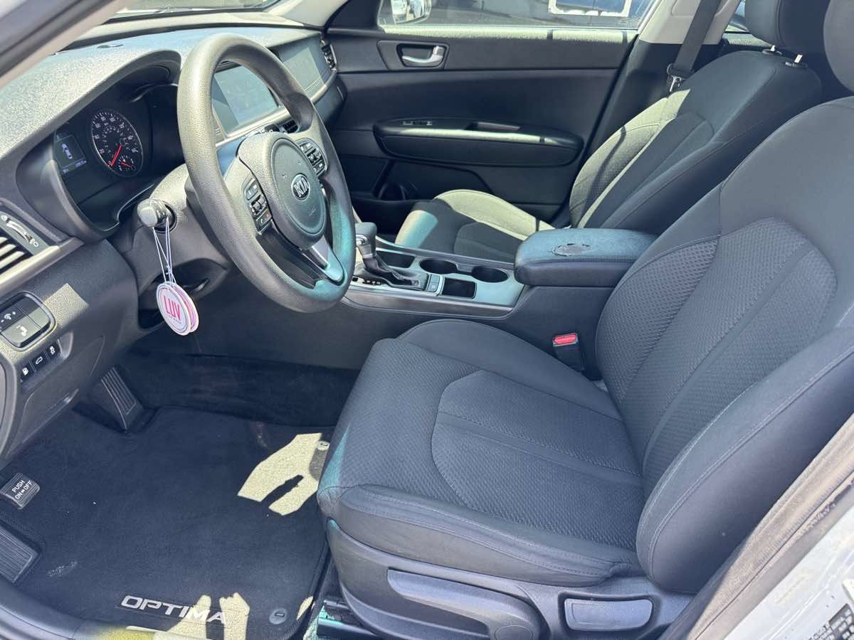 Used 2018 Kia Optima LX w/ 17" Alloy Wheels Package FWD image 23
