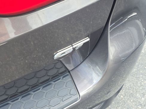 Used 2018 Dodge Durango GT image 9