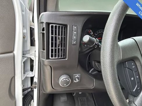Used 2024 Chevrolet Express 3500 LT w/ LT Preferred Equipment Group RWD image 18