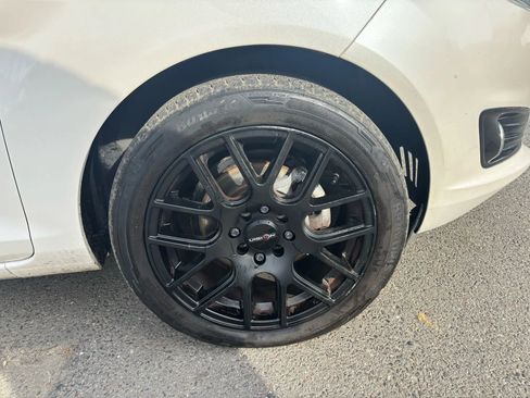 Used 2016 Ford Fiesta Titanium image 6