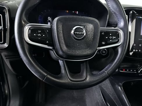 Used 2023 Volvo XC40 B5 Plus AWD/4WD image 11