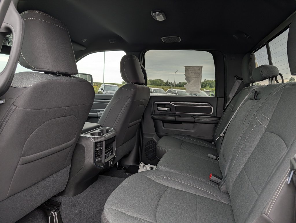 New 2026 RAM 2500 Big Horn AWD/4WD image 6