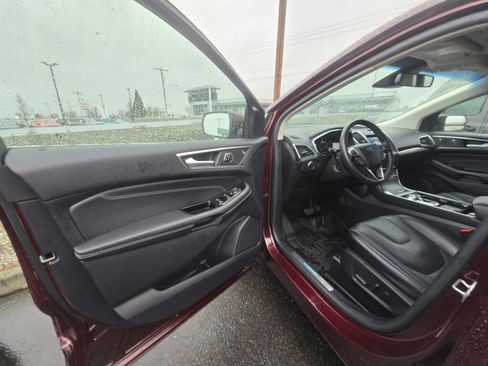 Used 2020 Ford Edge Titanium w/ Equipment Group 301A image 17