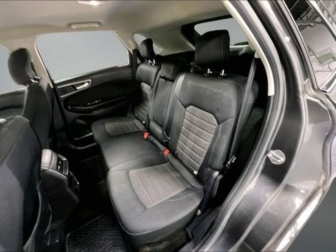 Used 2017 Ford Edge SEL image 19