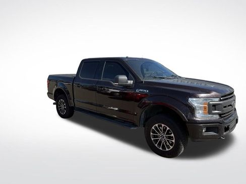 Used 2018 Ford F150 XLT w/ Equipment Group 302A Luxury AWD/4WD image 8