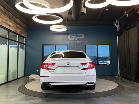 Used 2018 Honda Accord Sport image 4