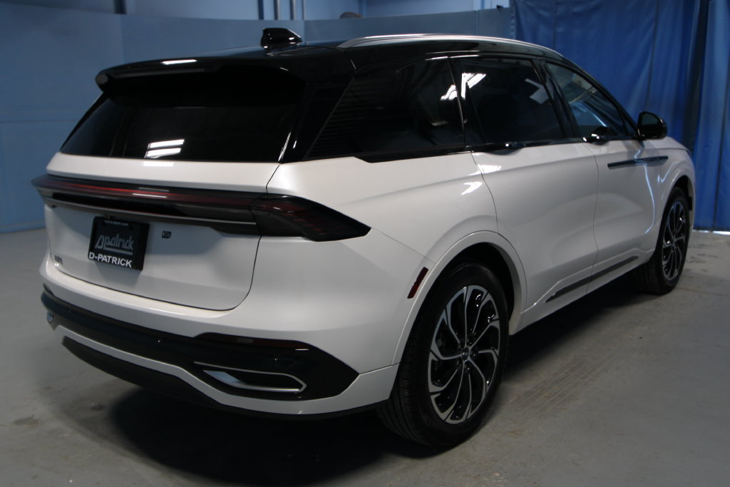 Used 2025 Lincoln Nautilus Reserve AWD/4WD image 40