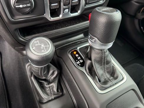 New 2025 Jeep Gladiator Sport image 20