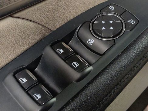 Used 2019 Ford Explorer XLT FWD image 27