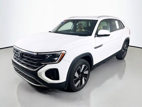 Used 2024 Volkswagen Atlas Cross Sport SE image 4