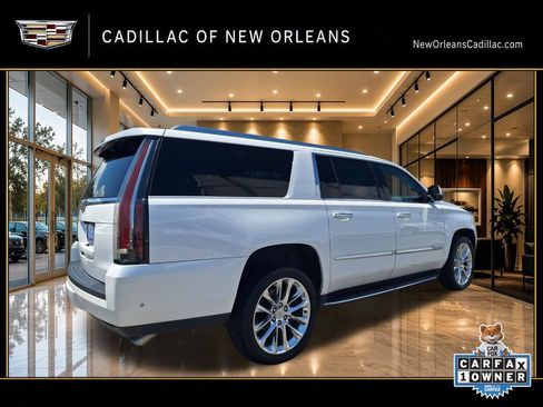 Used 2018 Cadillac Escalade ESV Luxury RWD image 3