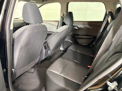 Used 2023 Nissan Rogue SV image 34