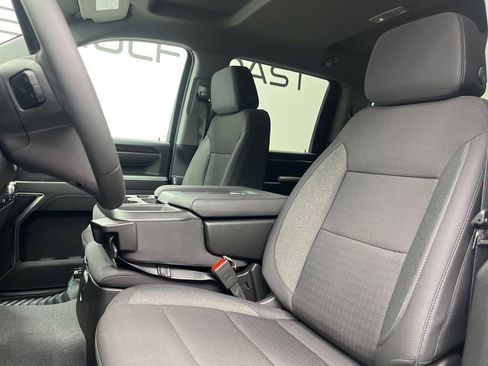 New 2025 GMC Sierra 2500 SLE w/ SLE Value Package; image 8