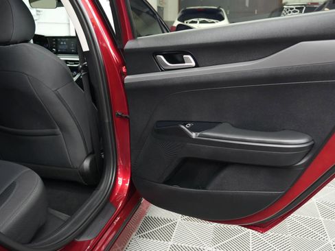 Used 2021 Kia K5 LX image 9