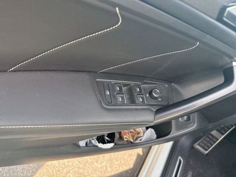 Used 2024 Volkswagen Tiguan SE R-Line image 18