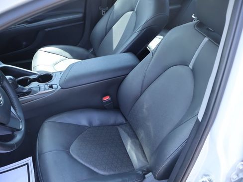 Used 2024 Toyota Camry XSE FWD image 18