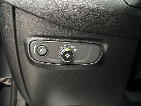 Certified 2018 Chevrolet Equinox LT image 17