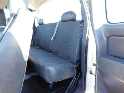 Used 2006 GMC Sierra 2500 W/T image 13