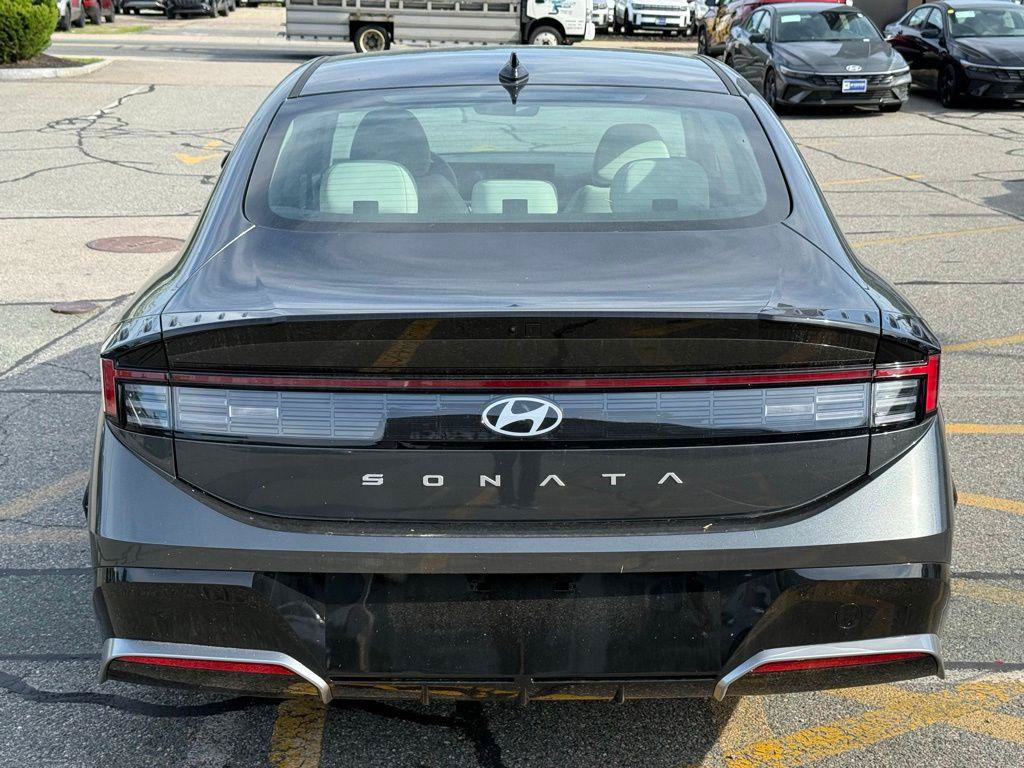 New 2026 Hyundai Sonata SEL FWD image 4