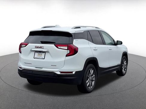 Used 2024 GMC Terrain SLT AWD/4WD image 15