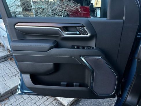 New 2025 GMC Sierra 2500 Denali w/ Denali Reserve Package image 12