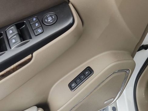 Used 2017 Chevrolet Tahoe LT w/ LT Signature Package image 26