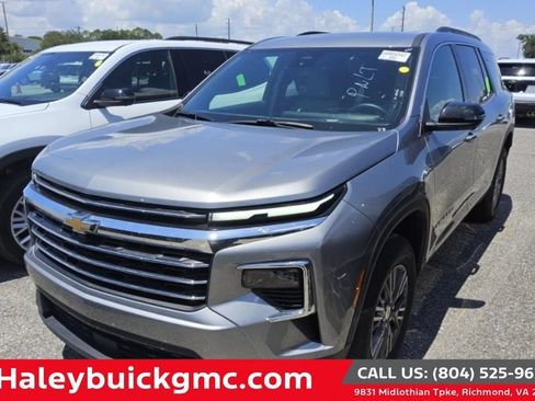 Used 2026 Chevrolet Traverse LT w/ Driver Confidence Package FWD image 1