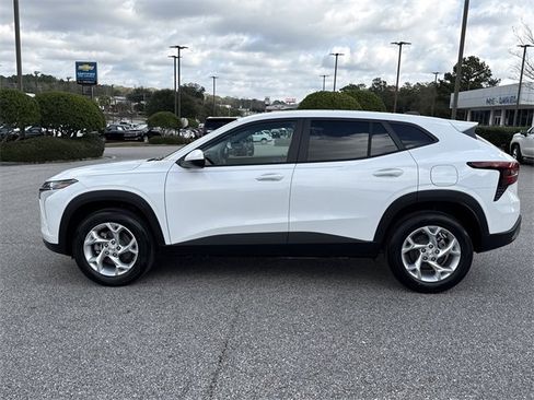 New 2026 Chevrolet Trax LS w/ LS Convenience Package image 6