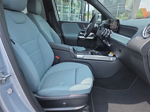 New 2026 Mercedes-Benz GLB 250 4MATIC image 16